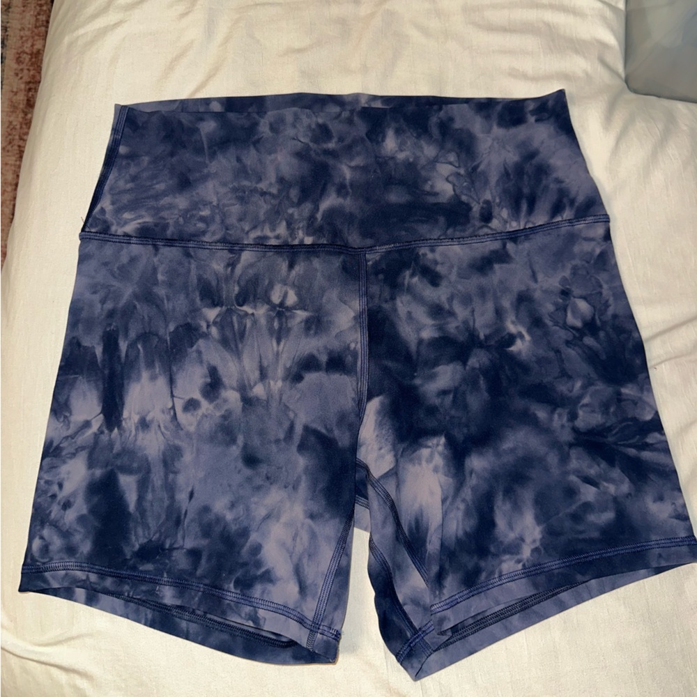 Lululemon 6in align short